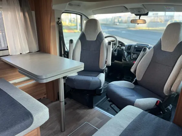 Weinsberg CaraSuite - camper huren bij Zwiep